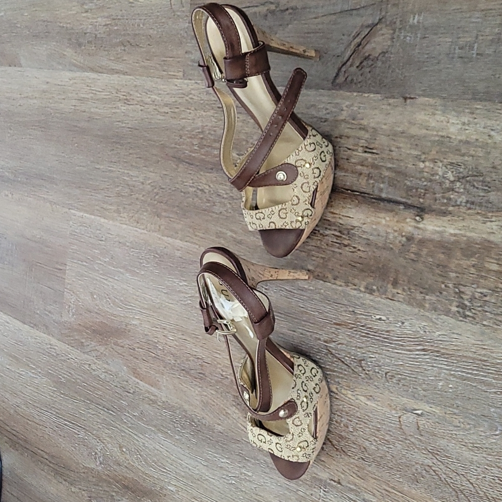 Guess logo brown and gold  platform  heels - Picture 4 of 9